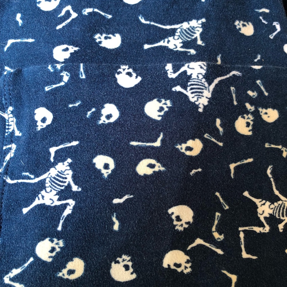 Rare LuLaRoe leggings with skeleton pattern